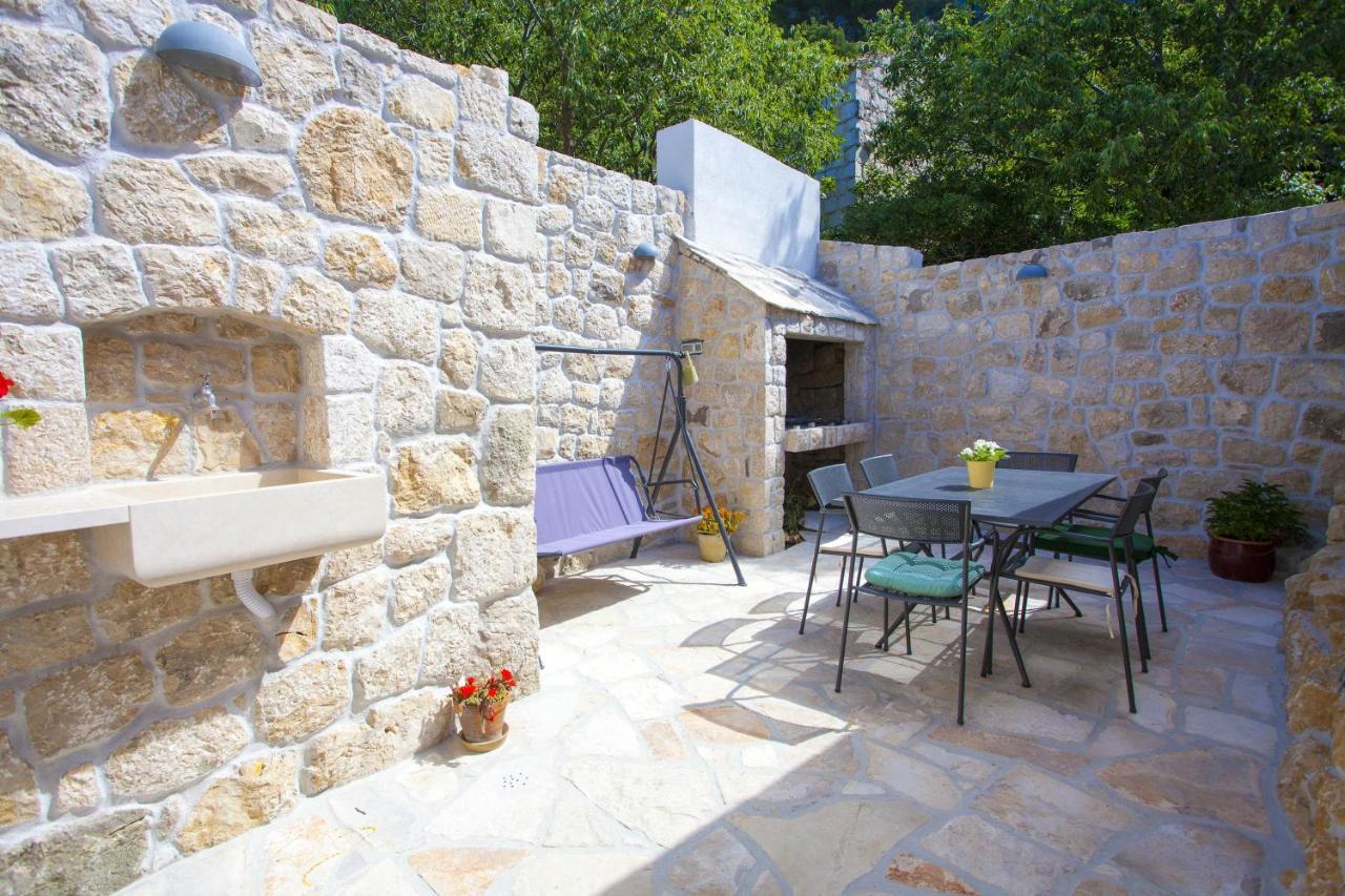 Peaceful Oasis With Whirlpool Holiday home