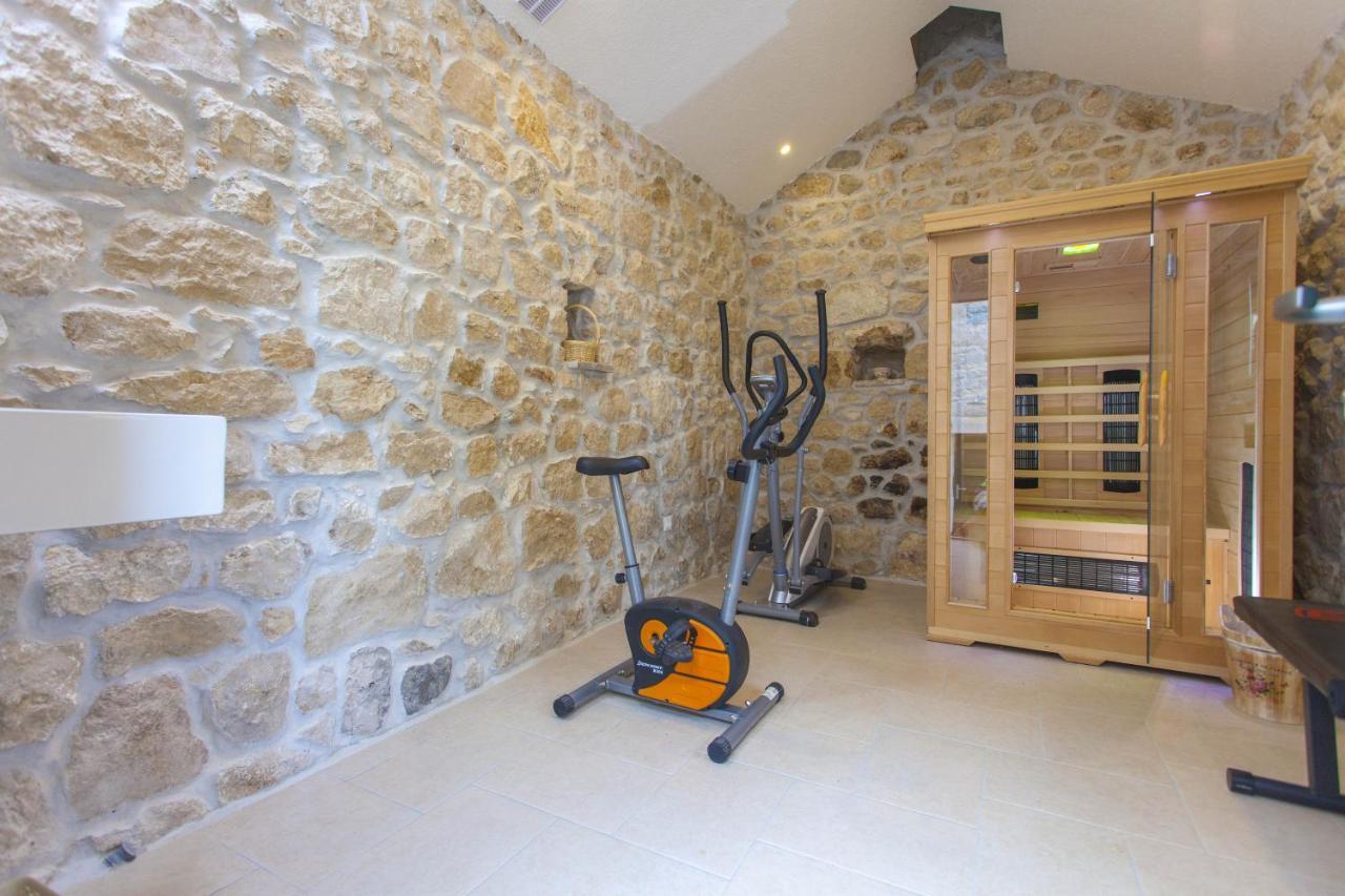 Holiday home Peaceful Oasis With Whirlpool