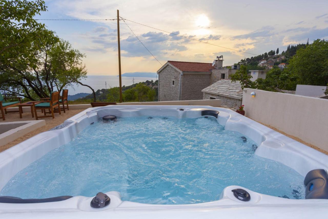 Peaceful Oasis With Whirlpool Holiday home Makarska